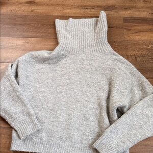 UGG Women's Light Gray Turtleneck Sweater
